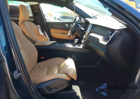 2020 Volvo Xc60 T5 Inscription from USA, damaged, VIN YV4102DL3L1424336